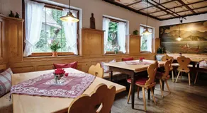 Landhotel Herzogstand Garni - Image 2