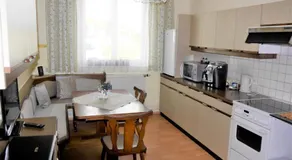 Gertis Blumenhof Privatzimmer, Ferienwohnung - Image 2
