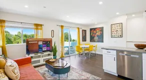 Entire Private Home with 3 Bedrooms 3 Bathrooms, Balcony Views, 10-mins to San Diego Gaslamp, Downtown, Available Now - Image 2