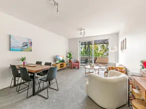 Bed Harbourside Home with Views in Fab Location - Image 5