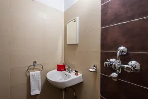 OYO Flagship 76606 Arihant Palace - Image 3