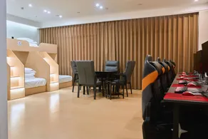 Beehive Esports Hotel (Yidu Jiuzhoufu Wanda Plaza Branch) - Image 5
