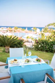 Grand Blue Beach Hotel - Image 5