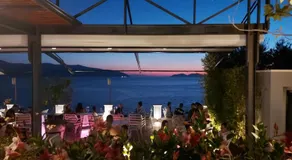 Deni Sea View Apartment - Image 3