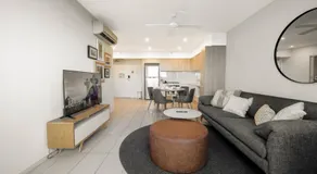 Boutique Hamilton Stay Portside - Image 2