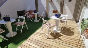 Vintage Beach House - Image 3
