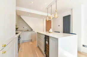 Charming Winchester Retreat - Image 3