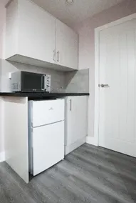 Colchester Studio Suites - Image 3