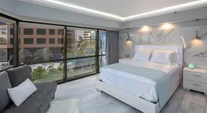 Executive Hotel Suite Downtown Free Parking - Image 2