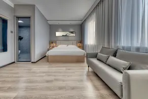 Sunshine Holiday Hotel (Nanjing Road Branch) - Image 2