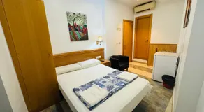 Hostal Mont Thabor - Image 2