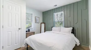 Charming 2BR Retreat-Free Parking - Image 2