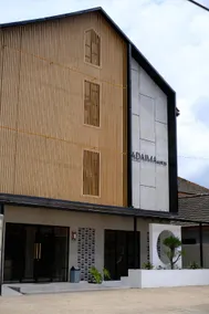 Tadaima Suites Cilegon - Image 4