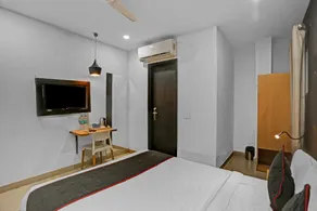 Townhouse Nangal Raya Pankha Road - Image 2