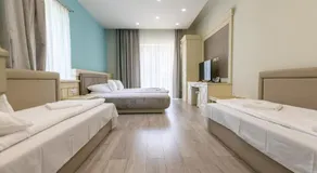 Degenfeld Kastély Tóparti Vendégház - Image 2