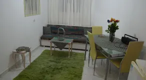 Apartment in the Center of Aigio F - Image 3