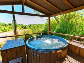Chalet in Kent with Hot Tub  Countryside Views - Image 5