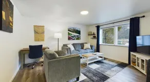 Updated Douglas Apartment, Near Downtown and Skiing - Image 2