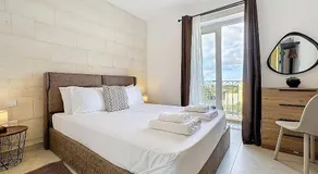 Peaceful Home with Private Pool and Rooftop Jacuzzi - Image 2