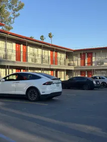 Heritage Inn - Image 2