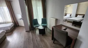Hotel Rile Men Blue - Image 5