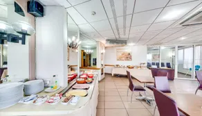 Carlton Hotel - Image 5