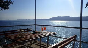 Villa BONADEA - moderno apartamento de dos dormitorios en primera línea de playa, una escapada perfecta - Image 2