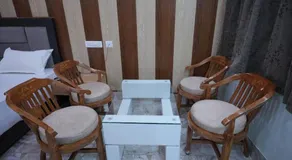 preferred hotel and restaurant - Image 3
