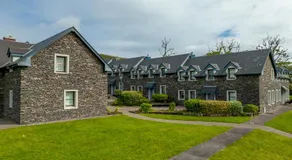 Dingle Courtyard Holiday Homes 3 Bed Sleeps 6 - Image 3