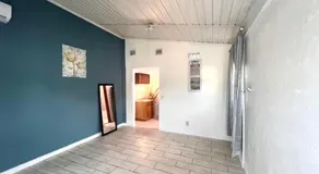 Pet-Friendly Studio with Kitchenette, Parking - Image 4