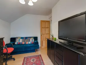 Lively Holiday Home in Wien with Private Garden - Image 2
