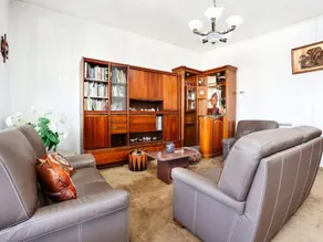 Lovely flat in a house on the 2nd & 3rd floors - Image 2