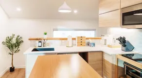 Upscale Laneway Loft Near Downtown AC WiFi - Image 5