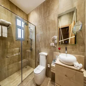 Sunday Luxury Central formerly Anan hotel - Image 2