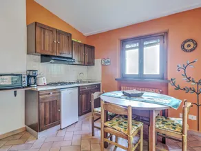 Cozy Holiday Home in Tavarnelle Val di Pesa with Shared Pool - Image 3
