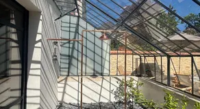 Les Ecuries de Rigny, Suite haut de gamme avec spa privatif et piscine au coeur d'un jardin arboré - Image 4