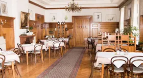 Hotel Hammer - Image 2