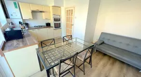 4-Bedroom House - Thornton Heath - Image 4
