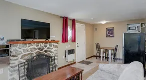 Malahat Bungalows Motel - Image 2