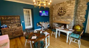 East Llanteg Guest House - Image 2
