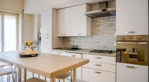 Appartamento 2 camere 2 bagni Balcone Vista WiFi Nuovo Salario - Image 3