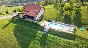 Pet Friendly Home In Slavetic - Image 2