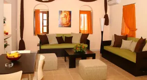 PIERIDES SUITES - Image 4