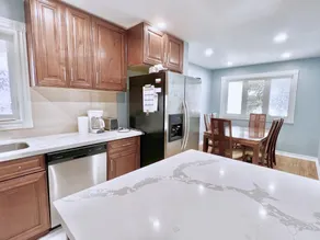 Renovated Rooms 10-min to Finch Subway Near Yonge St - Image 2
