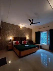 Hotel Royal - Image 2