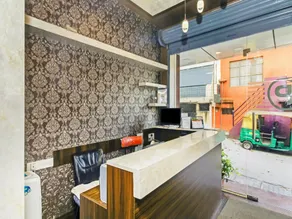 Parkwood Executive Rooms Inn - Image 2