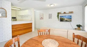 Location is Everything - Shops, Beaches, Views ZG3 - Image 3