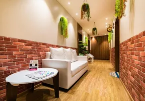 Quaint Studio with Kitchen - Image 2