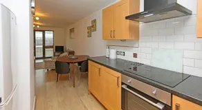 Albion Street Apartments - Image 2