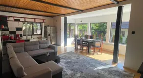 Ollie's Mountain Chalet - Image 3